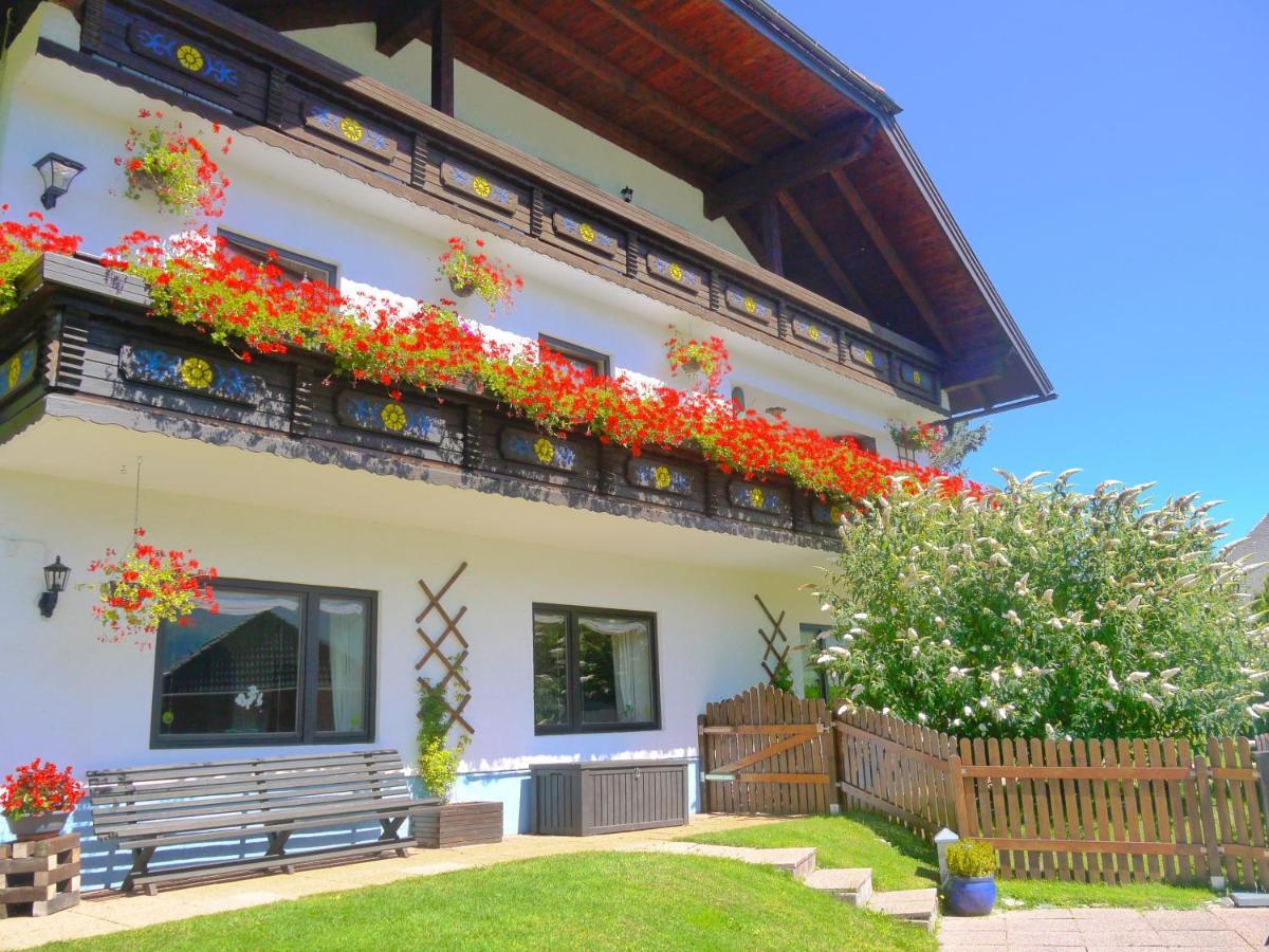 Haus Bellevue Apartment Sankt Michael im Lungau Exterior photo